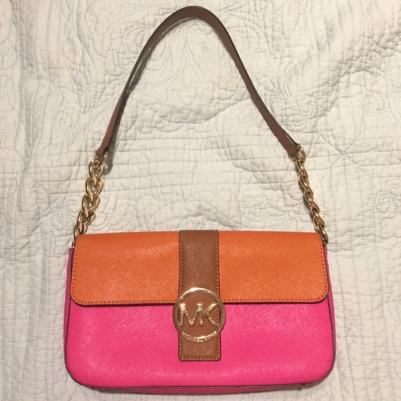 Michael Kors Handbags - Michael Kors shoulder purse
